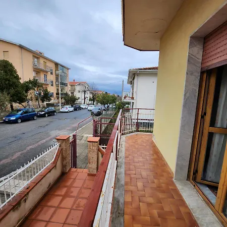 La Pace Casa Vacanze 2 Daire *